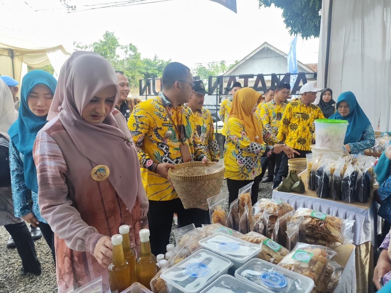 Bupati Pekalongan dan TP PKK Prov Jateng Dorong Kemandirian UMKM