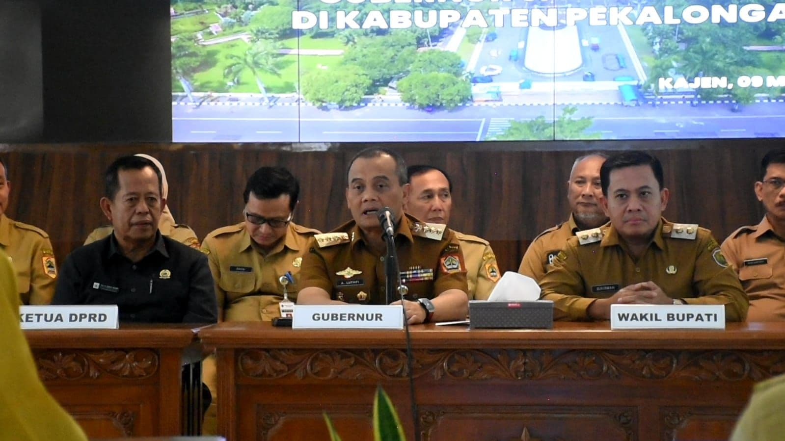 Arahkan Plt Bupati Pekalongan,  Gubernur Jateng Minta Prioritaskan Pelayanan Masyarakat