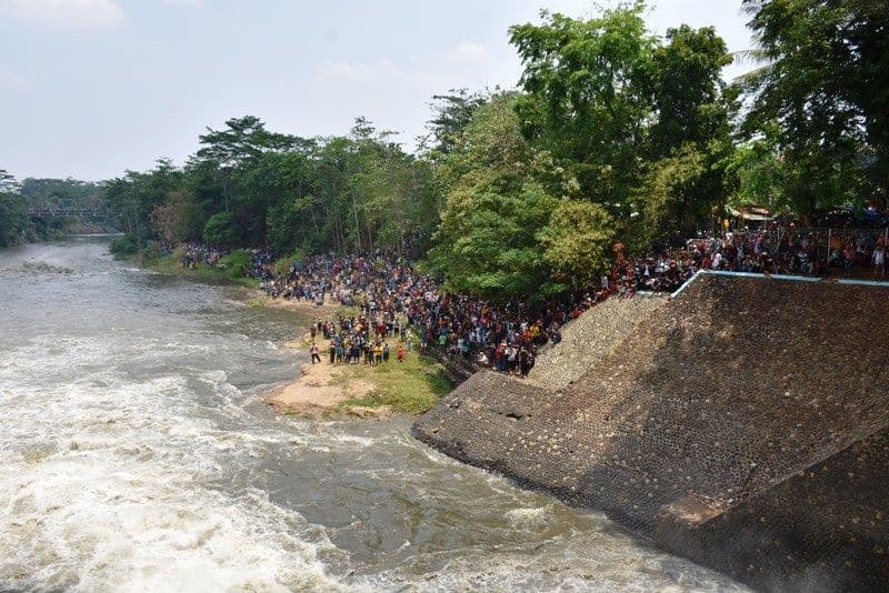 images/2021/berita/10/bedahan_bendung_gembiro-4