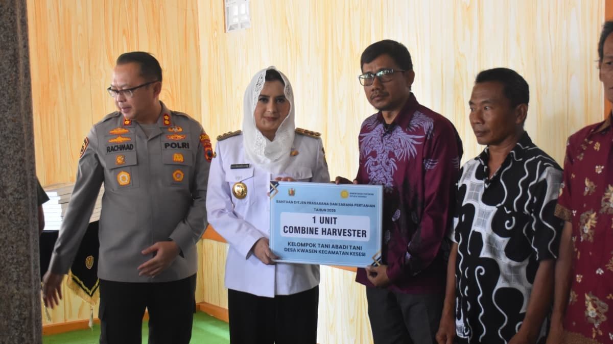 Bupati Fadia Serahkan Bantuan Alsintan dan Ternak, Tegaskan Komitmen Wujudkan Swasembada Pangan