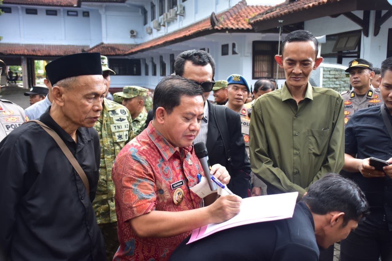 Plt. Bupati Pekalongan Terima Audiensi Aliansi Gempar, Tegaskan Benahi Tata Kelola Desa