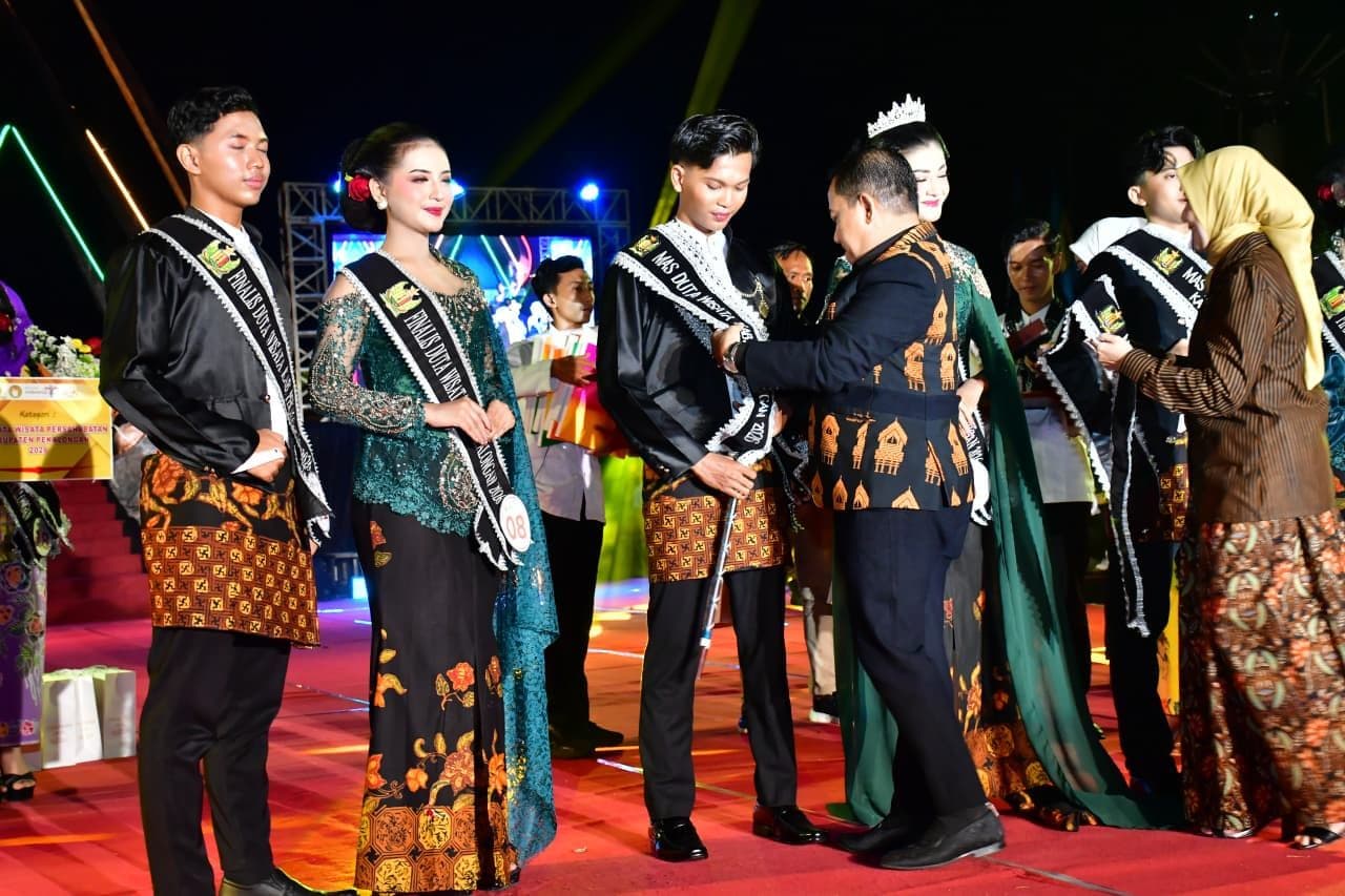 Fatkhul Yaqin dan Syafina Gunawan Jadi Mas dan Mbak Duta Wisata Kabupaten Pekalongan 2026