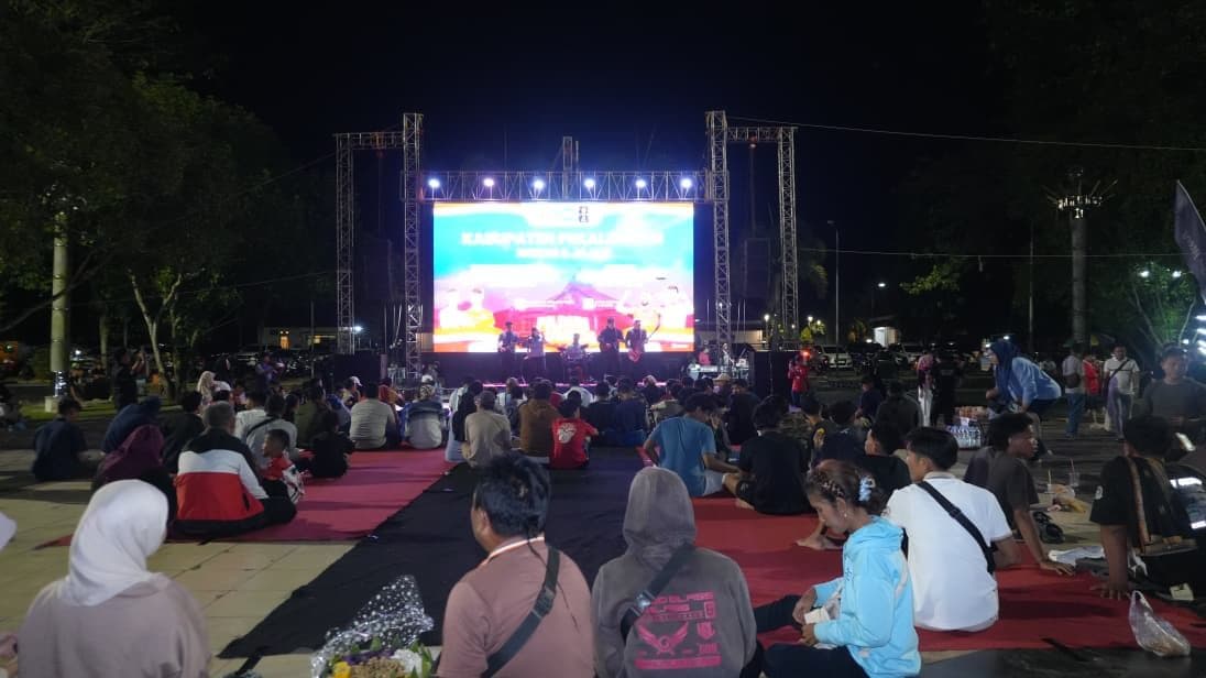 "Nobar Argentina vs Mesir di Alun-alun Kajen: Wujud Sinergi Pemerintah, Masyarakat, dan UMKM